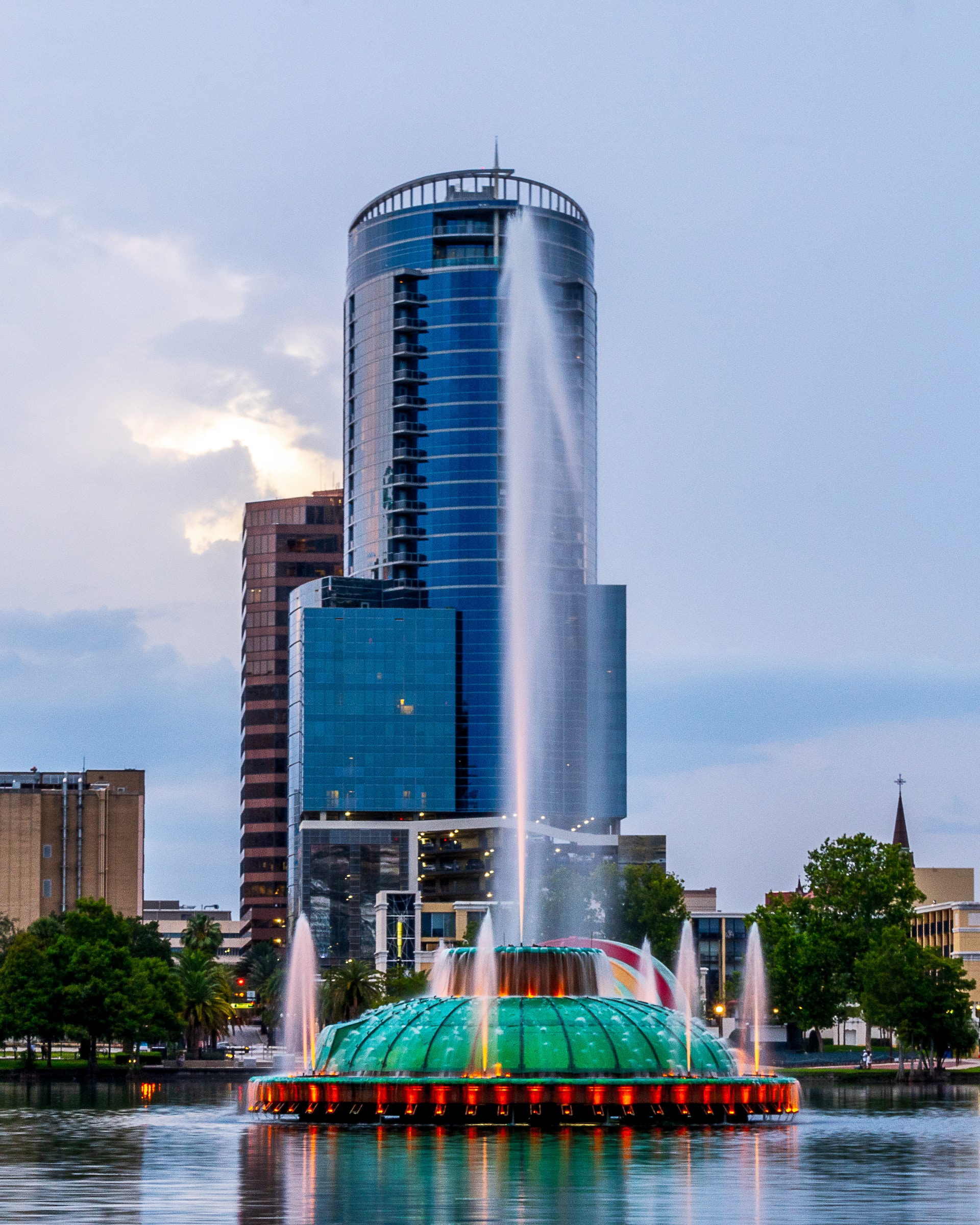 tall building in orlando, fl that is on water